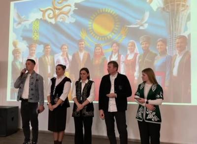 Интеллектуальный конкурс «Знатоки казахского языка»